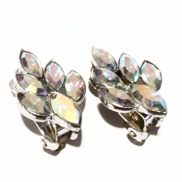 Vintage Aurora Borealis Marquis Rhinestone Cluster Clip On Earrings - Picture 5 of 7